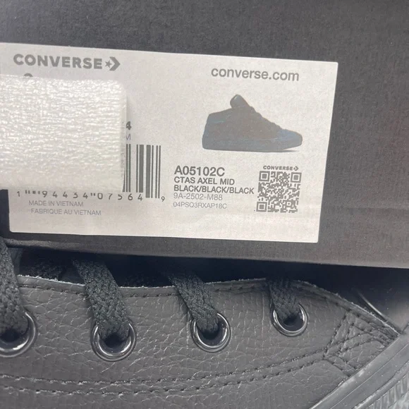 Converse WMNS A05102C
CTAS AXEL MID
BLACK/BLACK/BLACK
Sneakers - Picture 14 of 16
